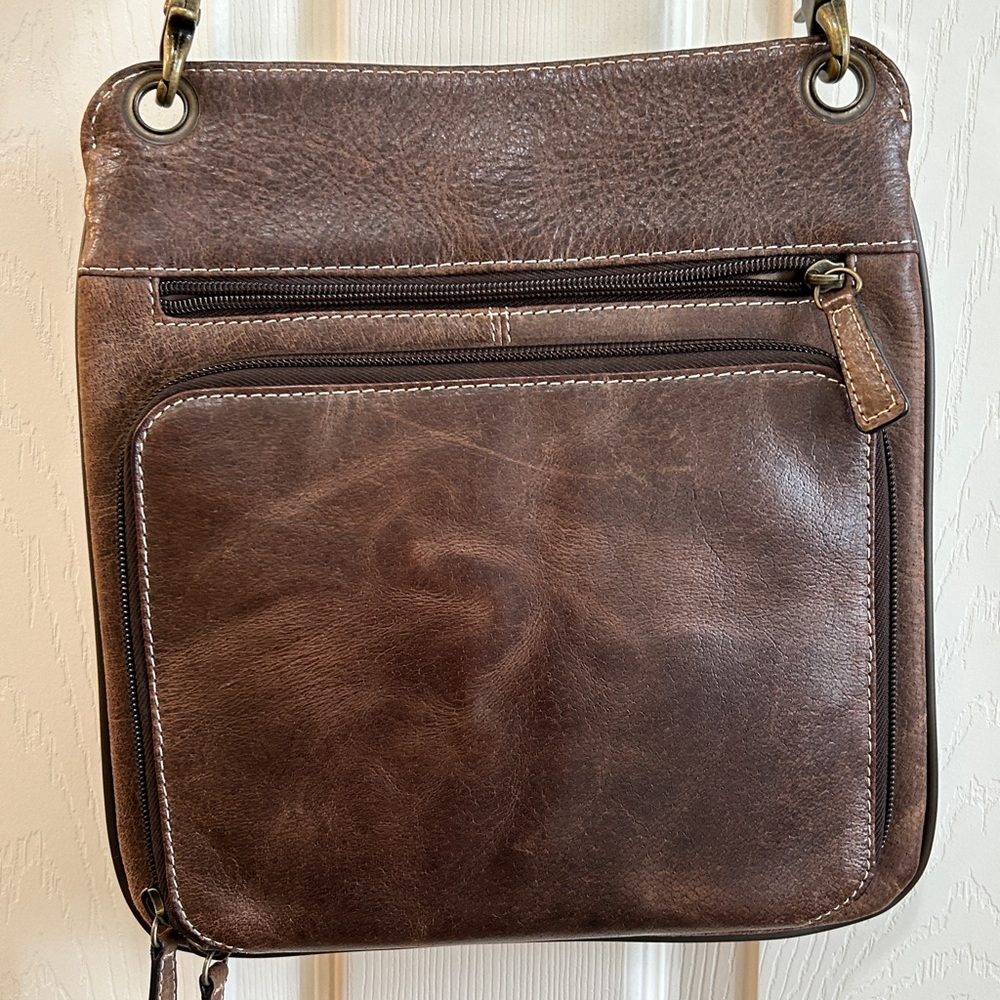 GTM Crossbody Flat Sac, Distressed Buffalo